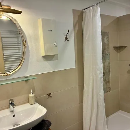 Bellevue - Mit Balkon Und Aussicht Apartamento Maring-Noviand